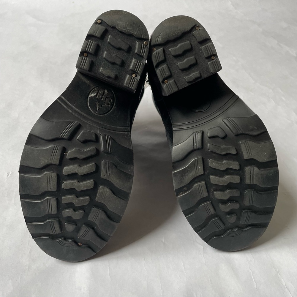 ASH - Picture 5 of 12